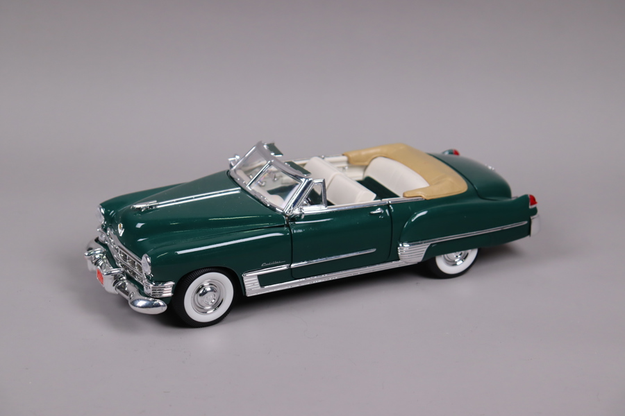 Road Legends, 1940 Cadillac Coupe deVille, 1:18