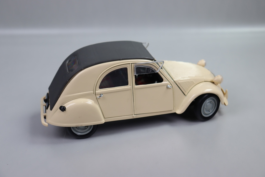 Maisto, 1952 Citroen 2CV, 1:18