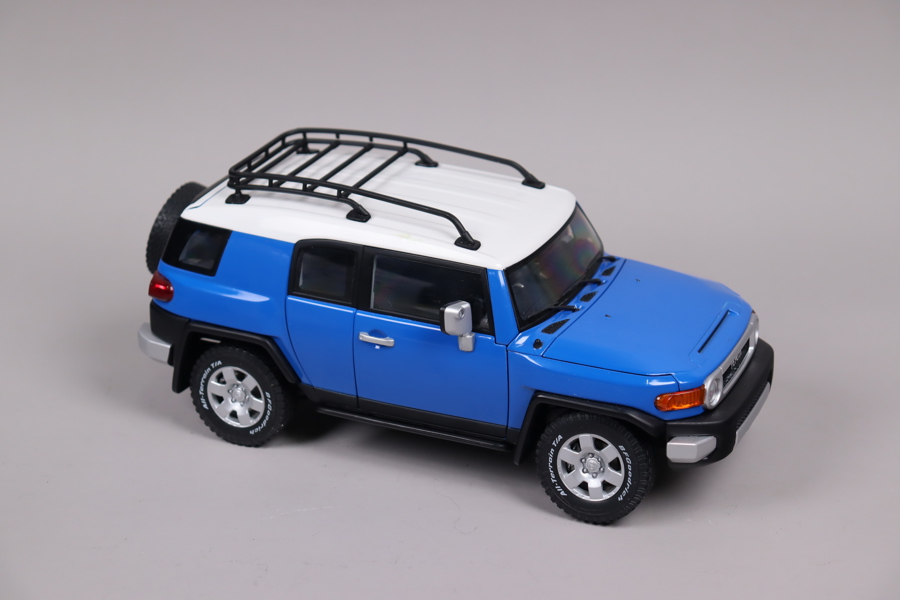 AutoArt, 2007 Toyota FJ Cruiser, 1:18