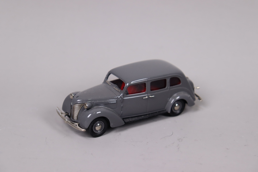 RobEddie, 1938 Volvo PV802, 1:43