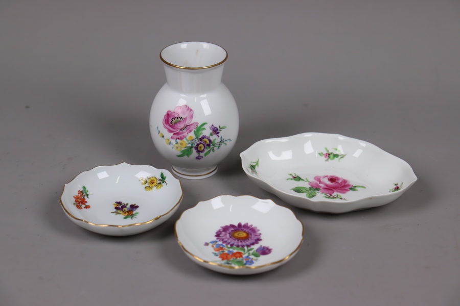 Meissen, porslin med blommönster, 4 delar