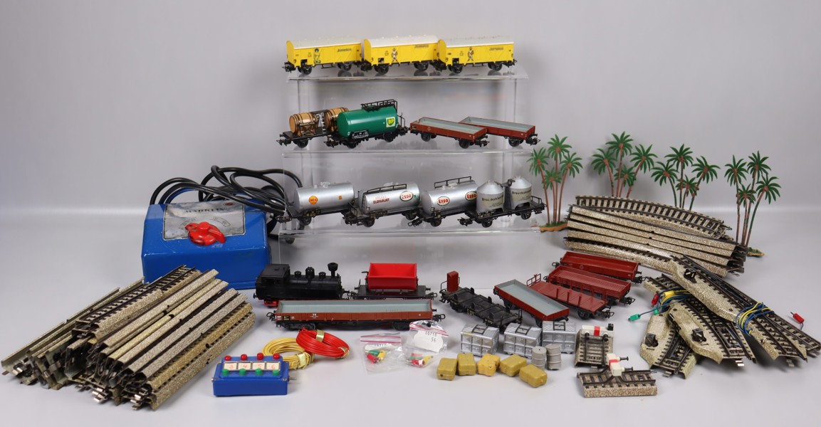 Märklin, lok, vagnar, räls och andra tillbehör