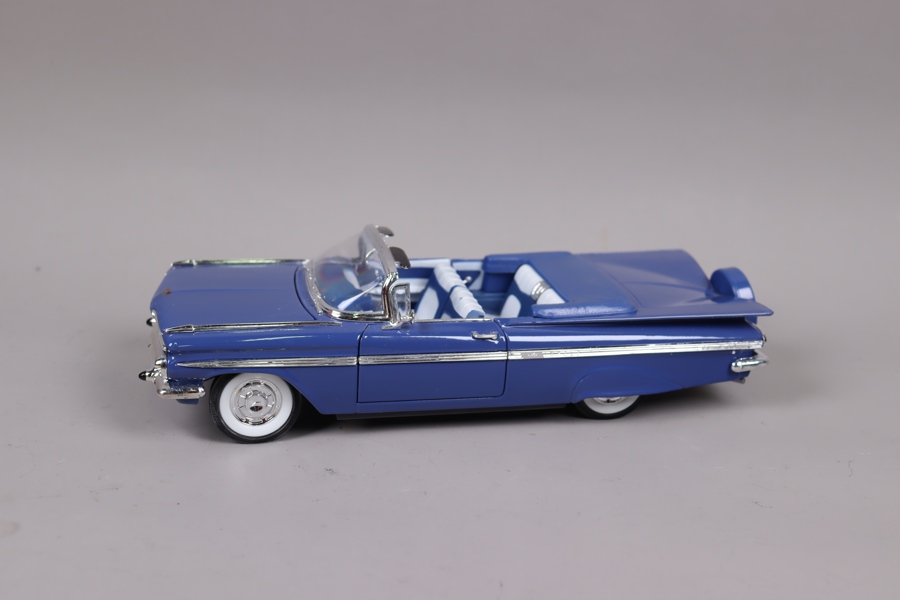 Road Tough, 1959 Chevrolet Impala, 1:18