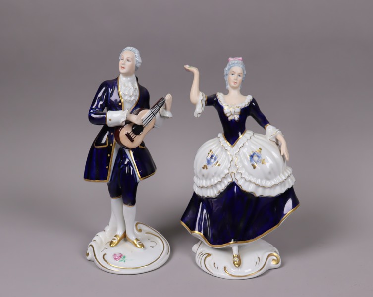 Royal Dux, figuriner, barockt par, 2st