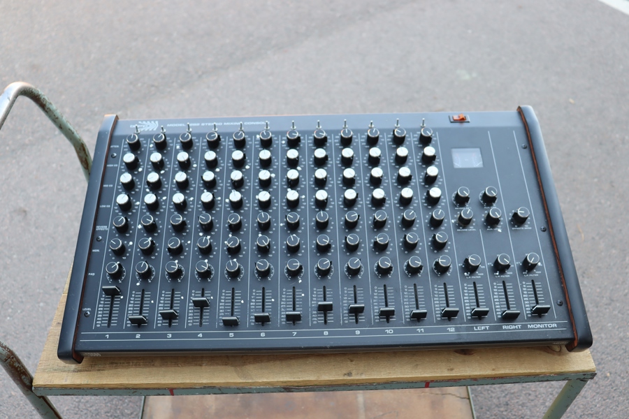 BiAmp 1282 Stereo 12 Channel Mixing Console