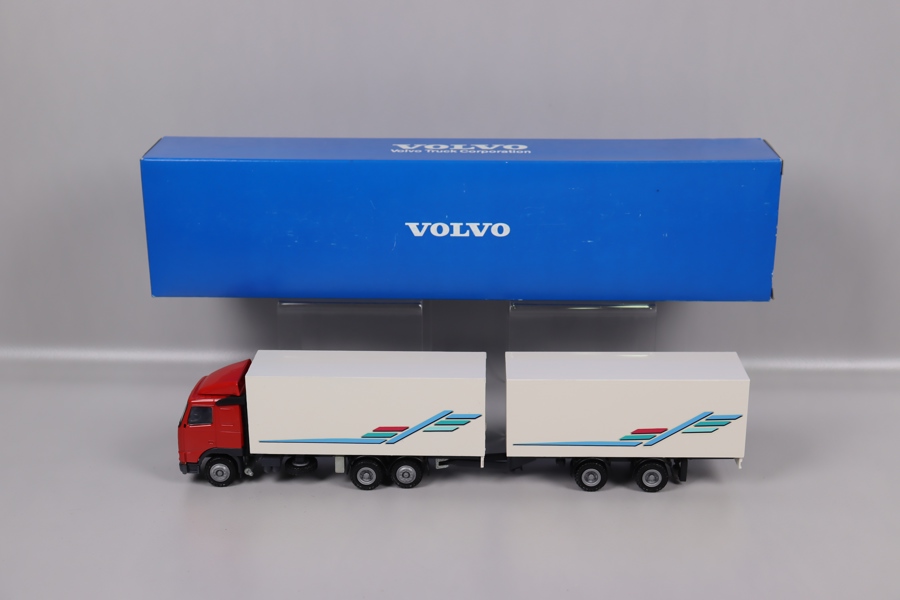 Conrad, Volvo FH12 6x2 2-axle trailor, 1:50