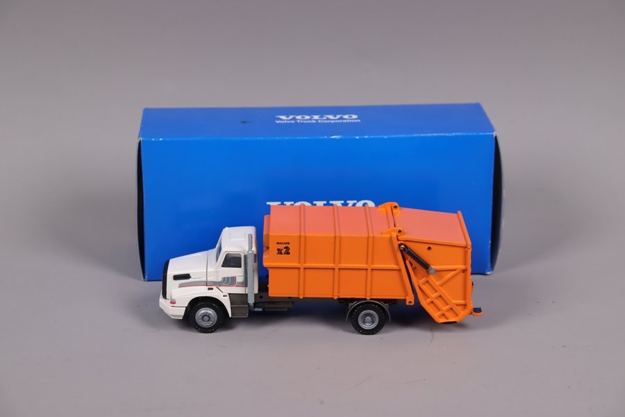 Conrad, Volvo NL10 Turbo Refuse Collector, 1:50