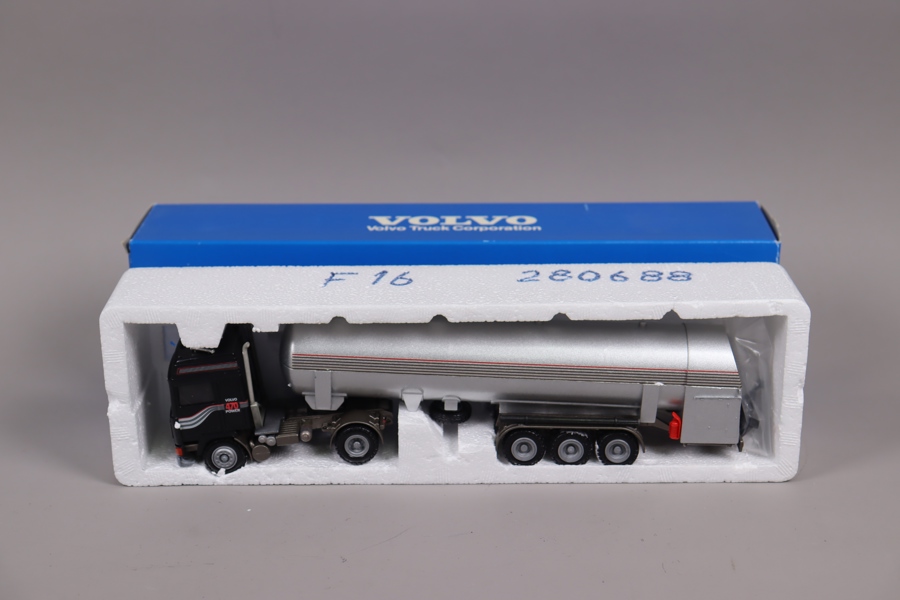 Conrad, Volvo F16 Globetrotter, 1:15