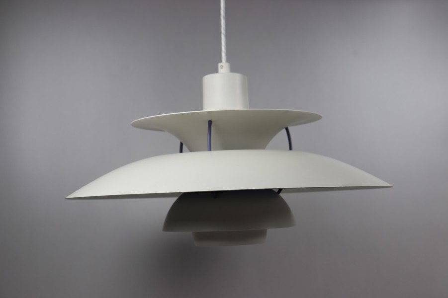 Poul Henningsen, Louis Poulsen, Danmark, "PH-5", taklampa 