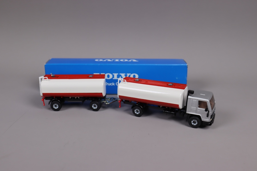 Siku, Volvo FL10 Tanker with trailer, 1:50