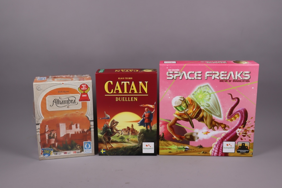 Spel, Alhambra, Gatan Duellen, Space Freaks