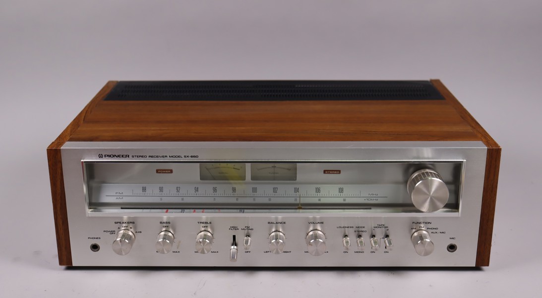 Pioneer Stereo Reciever Model SX-650