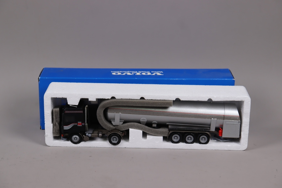 Conrad, Volvo F16 Globetrotter (280688), 1:50