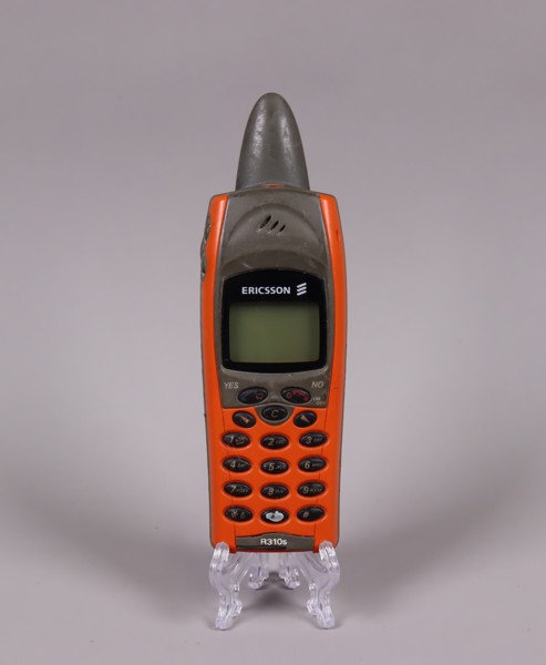 Ericsson  R310s "Hajfenan/Sharkfin", mobiltelefon