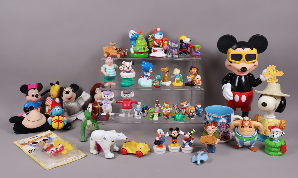 Leksaksfigurer,Disney, Muss Pigg, Asterix, Smurfarma, Snoopy mm