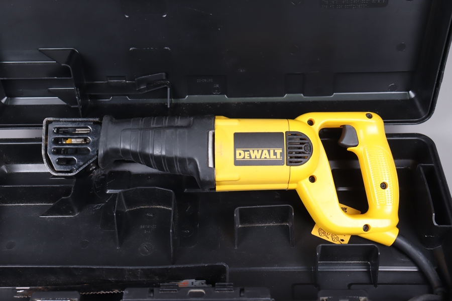 Dewalt DWE305PK-QS Tigersåg i väska