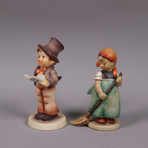 Goebel, Hummel figuriner, "Litte Sweeper" och "Street Singer", 2st