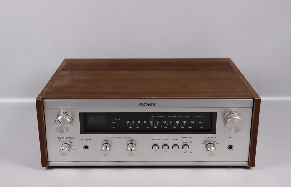 Sony STR-7015 FM Stereo/FM-AM Reciever, 1970-tal