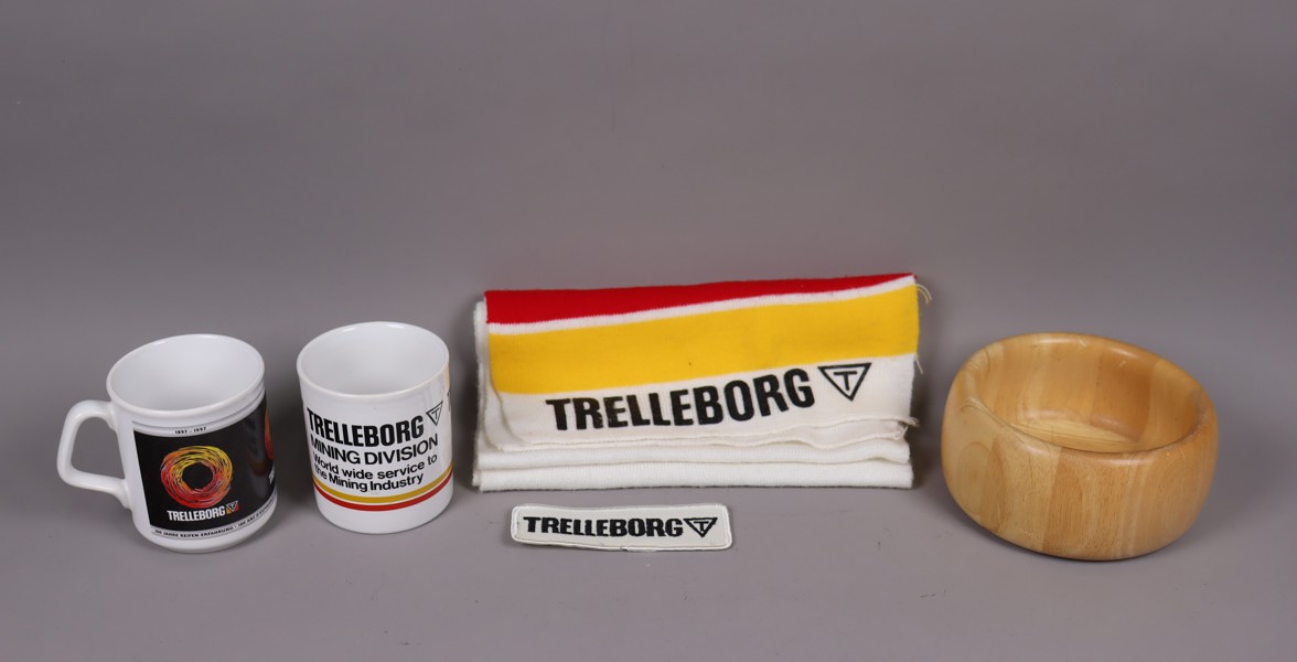 Trelleborgs Gummi, kaffemuggar, halsduk mm, 5 delar