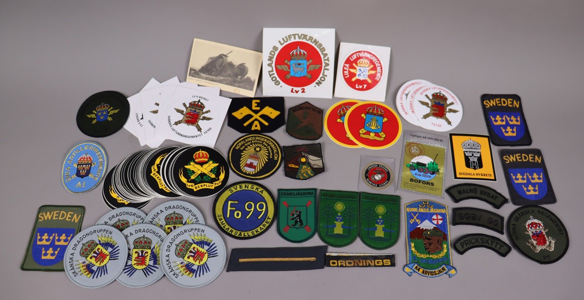 Militära tygmärken/patches och klistermärken