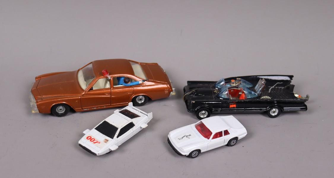 Corgi, 007 Lotus Esprit, Helgonets Jaguar XJ-S, The Batmobile, Kojaks Buick Regal