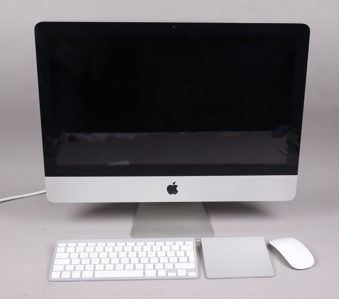 iMac 21.5" A1311 - Late 2011 med tillbehör