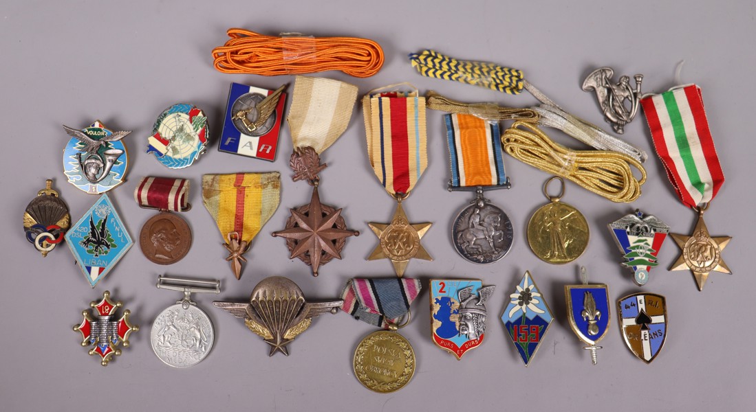 Militära medaljer, WW1 och WW2, Poland, France, England mm