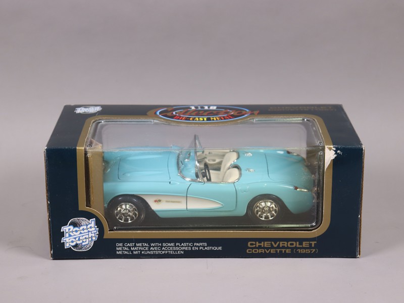 Road Tough, 1957 Chevrolet Corvette, 1:18