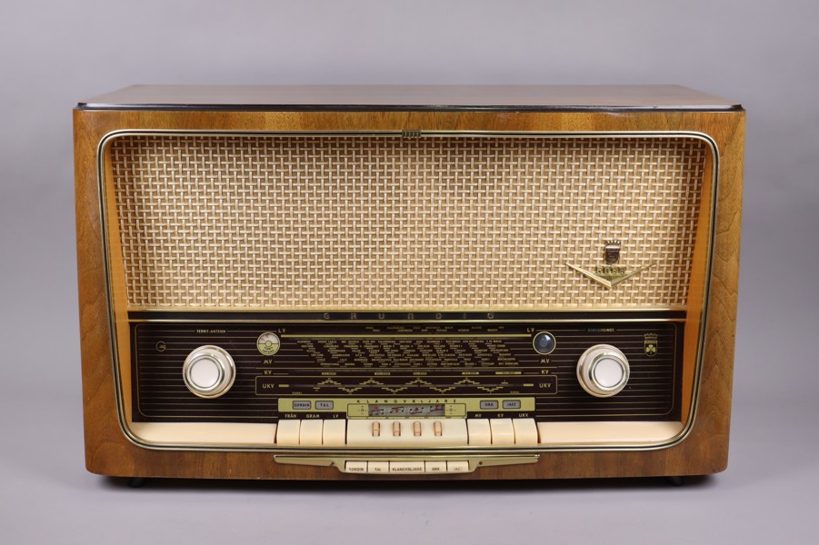 Grundig typ 5088 radiomottagare, sent 1950-tal