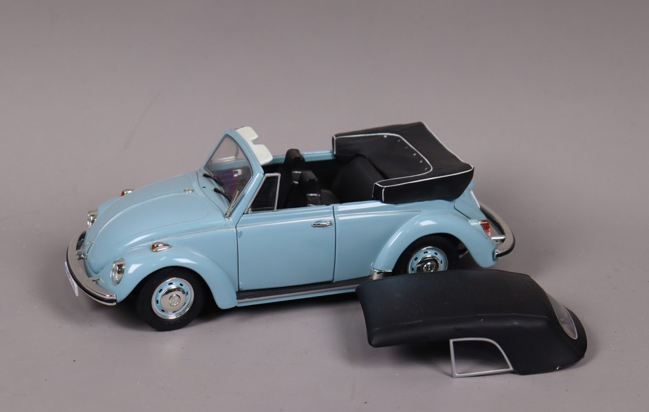 Revell, Volkswagen VW 1302 LS Kfer cabriolet, 1:18