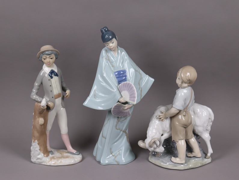 Nao, Casades, figuriner, 3st