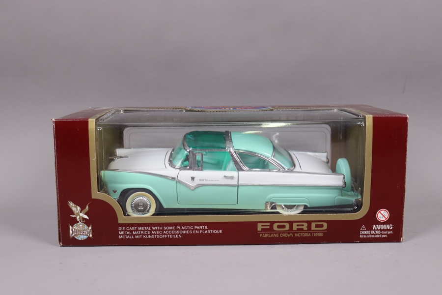 Road legends, 1955 Ford Fairlane Crown Victoria, 1:18