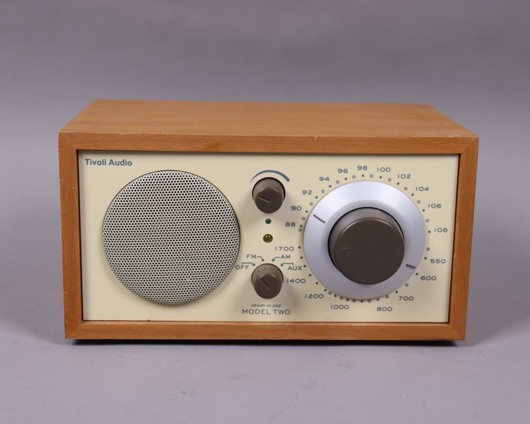 Henry Kloss, Tivoli Audio, "Model Two", radiomottagare