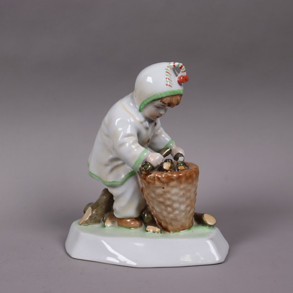 Andras Sinko, Zsolnay Porcelain, figurin, "Boy Collects Wood"