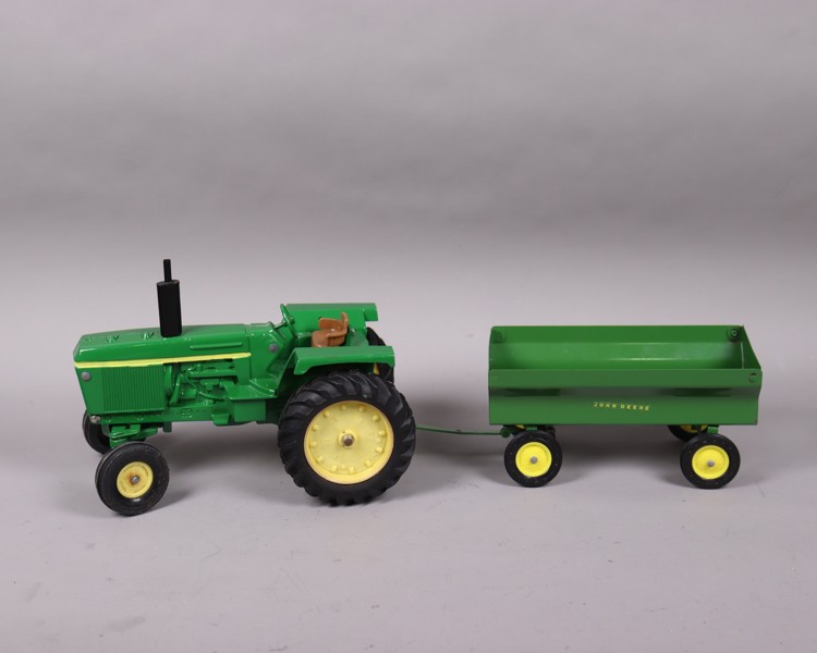 Ertl, John Deere traktor med släp, 1970-tal