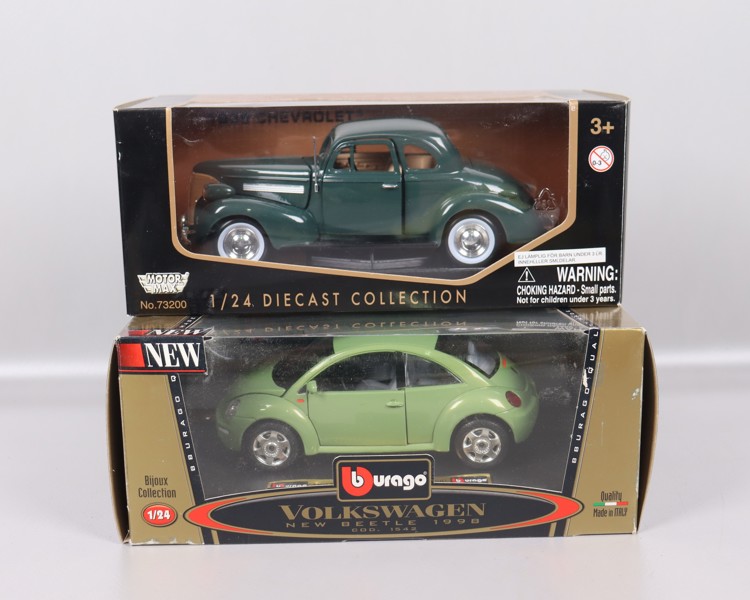 Burago, 1998 Volkswagen New Beetle och 1939 Chevrolet, 1:24, 2st