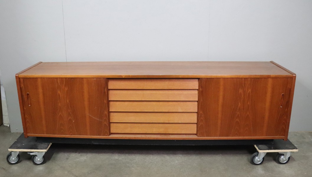 Nils Jonsson, Troed, Bra Bohag, "Trio", sideboard / skänk i teak, 1960-tal