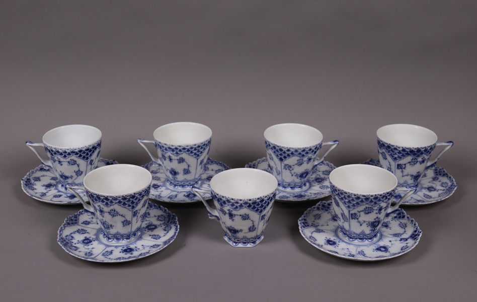 Royal Copenhagen, "Musselmalet", kaffeservis, 13 delar