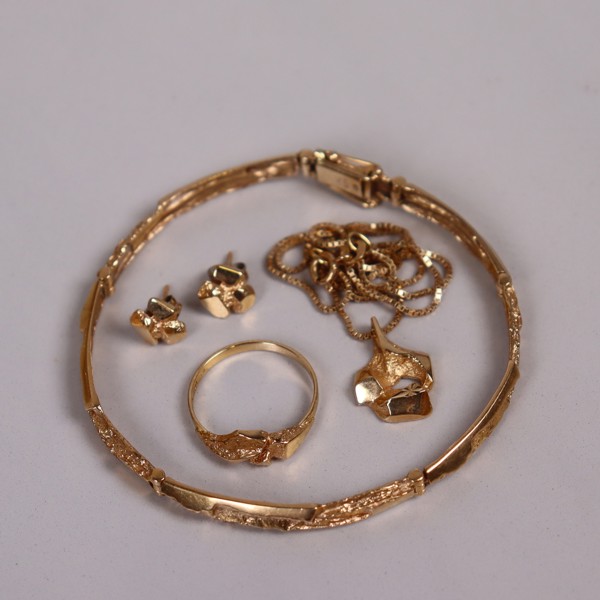 Guldsmycken, Lapponia-stil, armband, örhänge, halsband och ring, 18k guld