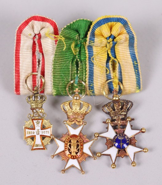 Miniatyrmedaljer, guld och emalj, Order of Dannebrog, Vasaorden, Svärdsorden Kungliga sällskapet Pro Patria