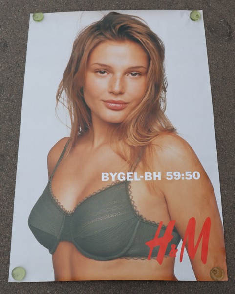 Bridget Hall, H&M, reklamaffisch, "BYGEL-BH 59:50", reklamkampanj 1994