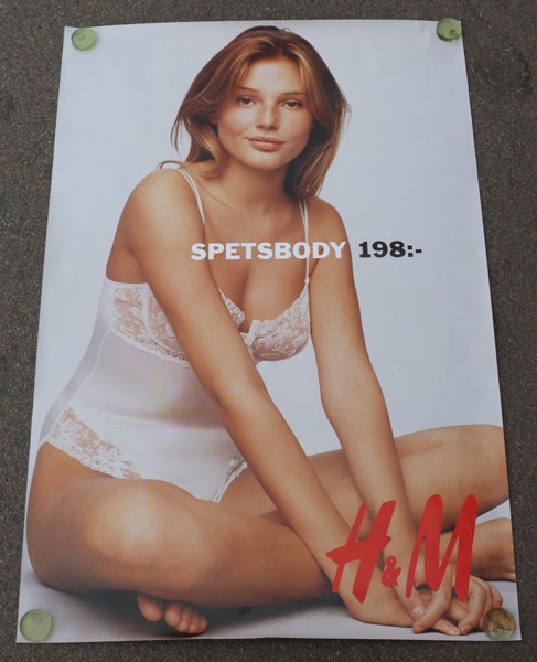 Bridget Hall, H&M, reklamaffisch, "SPETSBODY 198:-", reklamkampanj 1994