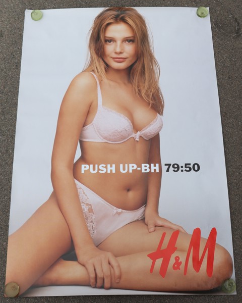 Bridget Hall, H&M, reklamaffisch, "PUSH UP-BH 79:50", reklamkampanj 1994