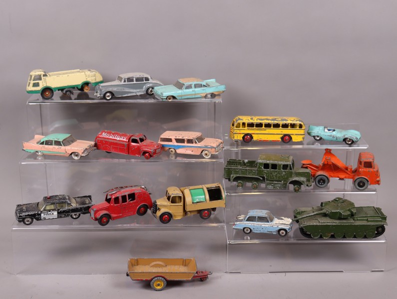 Dinky Toys, diverse leksaksbilar, 16st