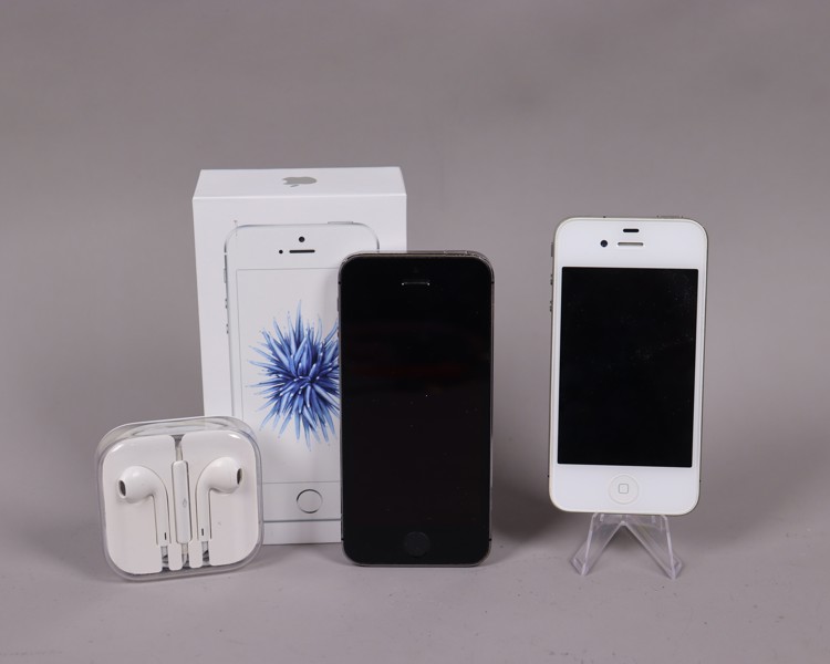 Apple, iPhone 4, iPhone 5s samt hörlurar_50208a_lg.jpeg