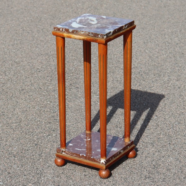 Piedestal, trä/bok med marmorskivor_50275a_8dc56c8eed20d49_lg.jpeg