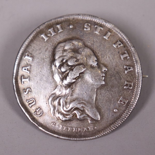 Mynt/medalj, Gustav III, Svenska Akademiens instiftan, 1786, silver_50322a_8dc5793f282b090_lg.jpeg