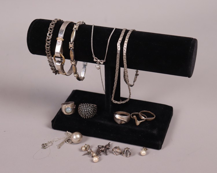 Diverse silversmycken, armband, ringar mm_50617a_8dc5e3c08dcf5a5_lg.jpeg