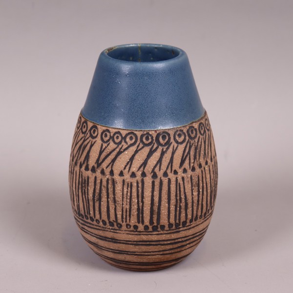 Lisa Larson, Gustavsberg, "Granada", vas i keramik_50816a_8dc61e21eacc6c9_lg.jpeg