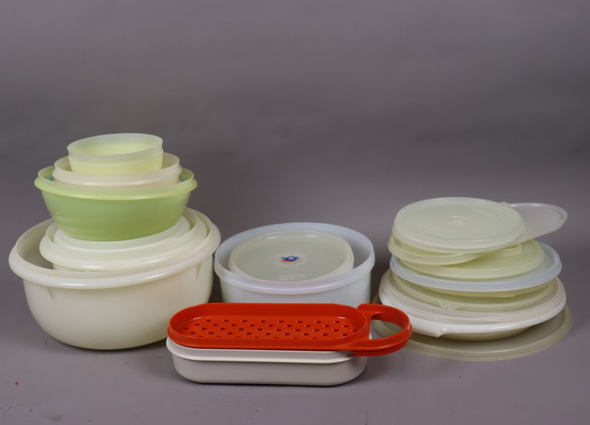 Diverse Tupperware